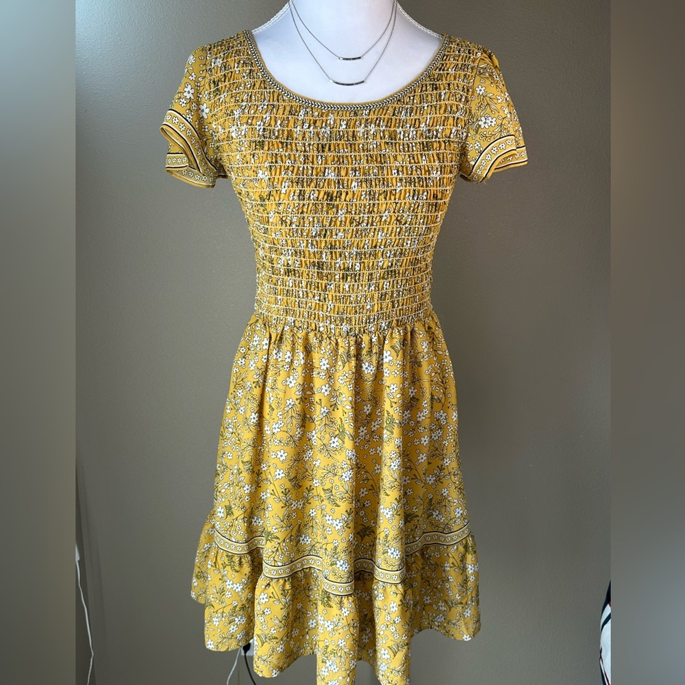 Max Studio Yellow Smocked Floral Dress XS – Boho Prairie Ruffle Hem‎